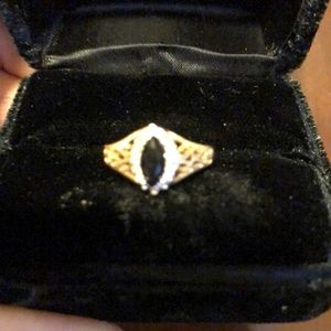 14K YELLOW GOLD ONYX & DIAMOND ACCENTS SIZE 5 1/2